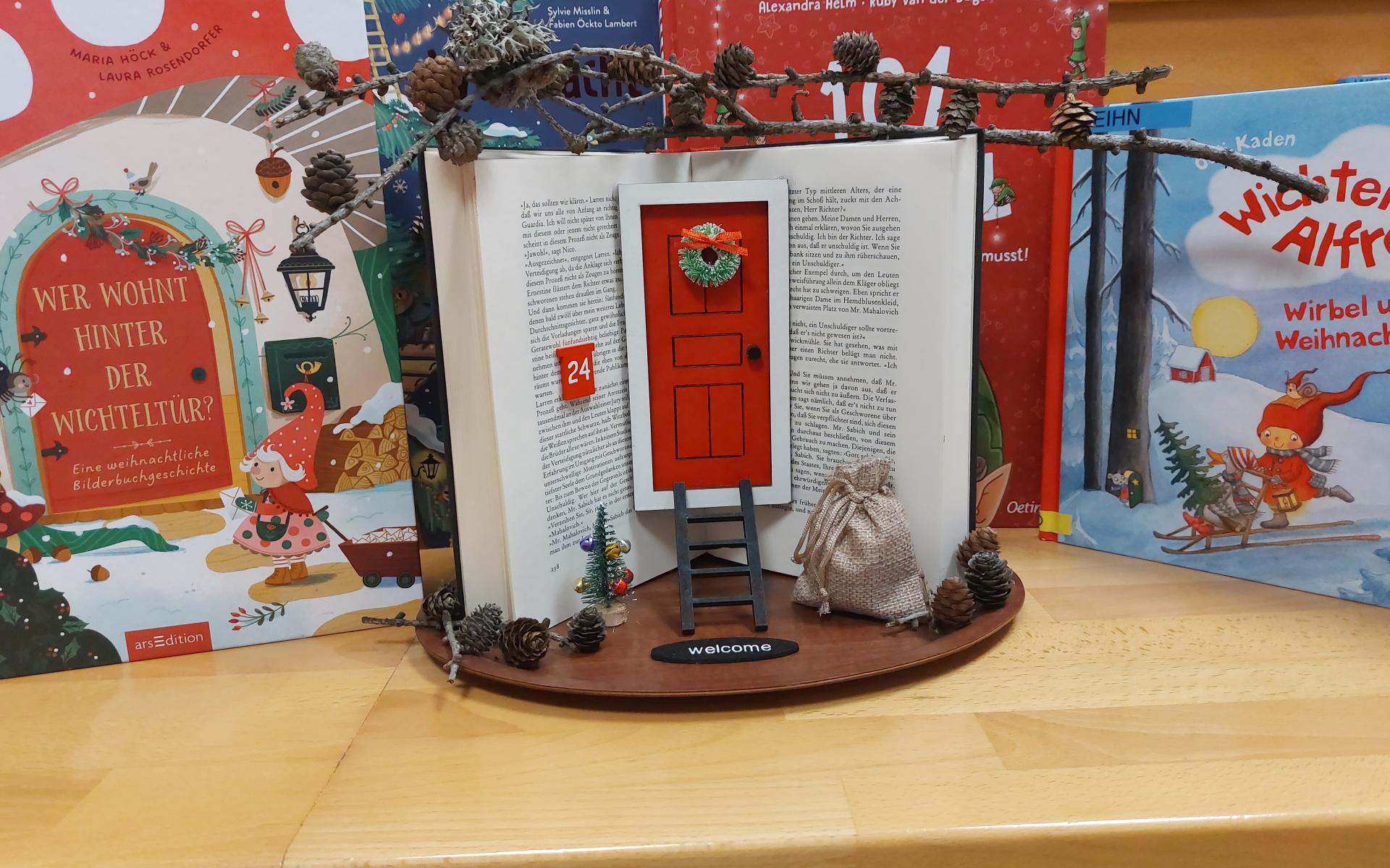 Wichteltür in einem Buch